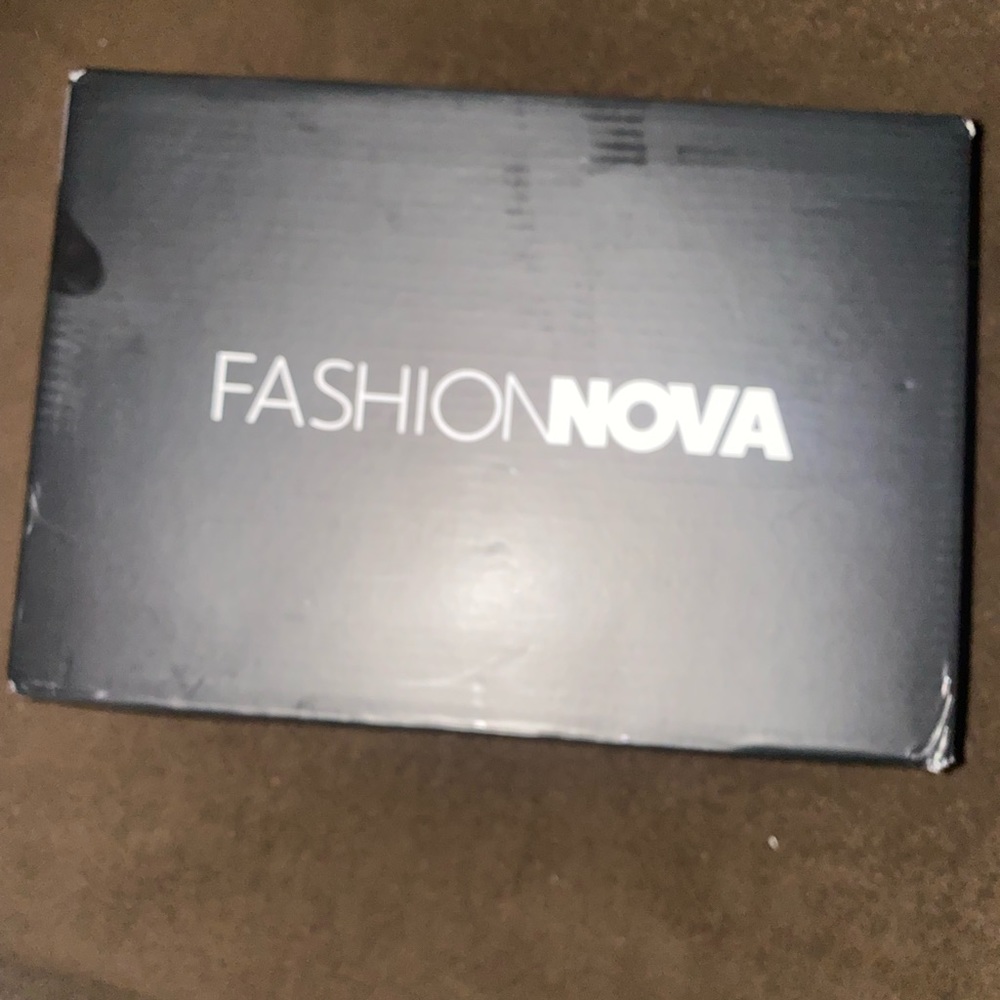 Womens size 11 heels brand new